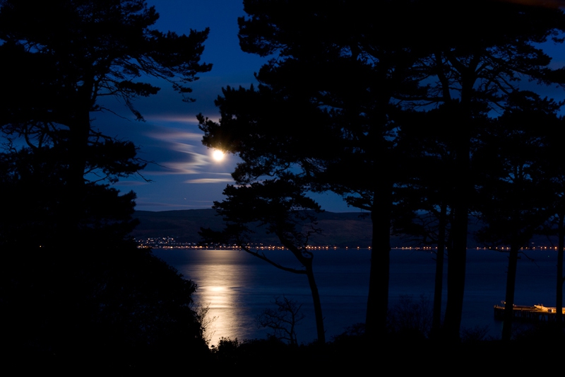 moon-shining-over-the-firth-of-clyde